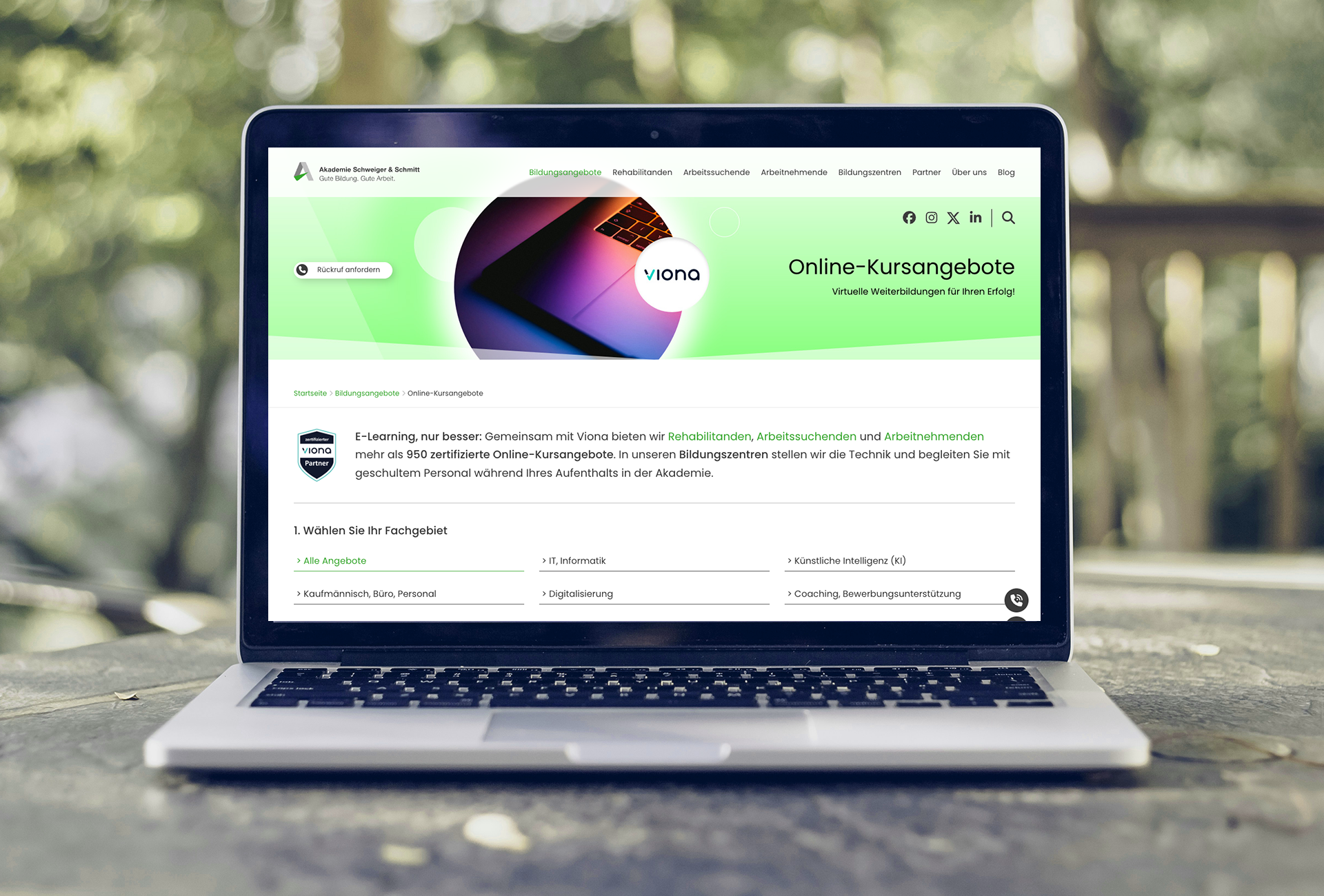 E-Learning, nur besser: Mehr als 950 begleitete, hybride Kursangebote mit Viona
